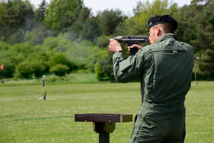 三亿体育体育官方-战前瞬间：波兰、捷克遭遇挑战的简单介绍