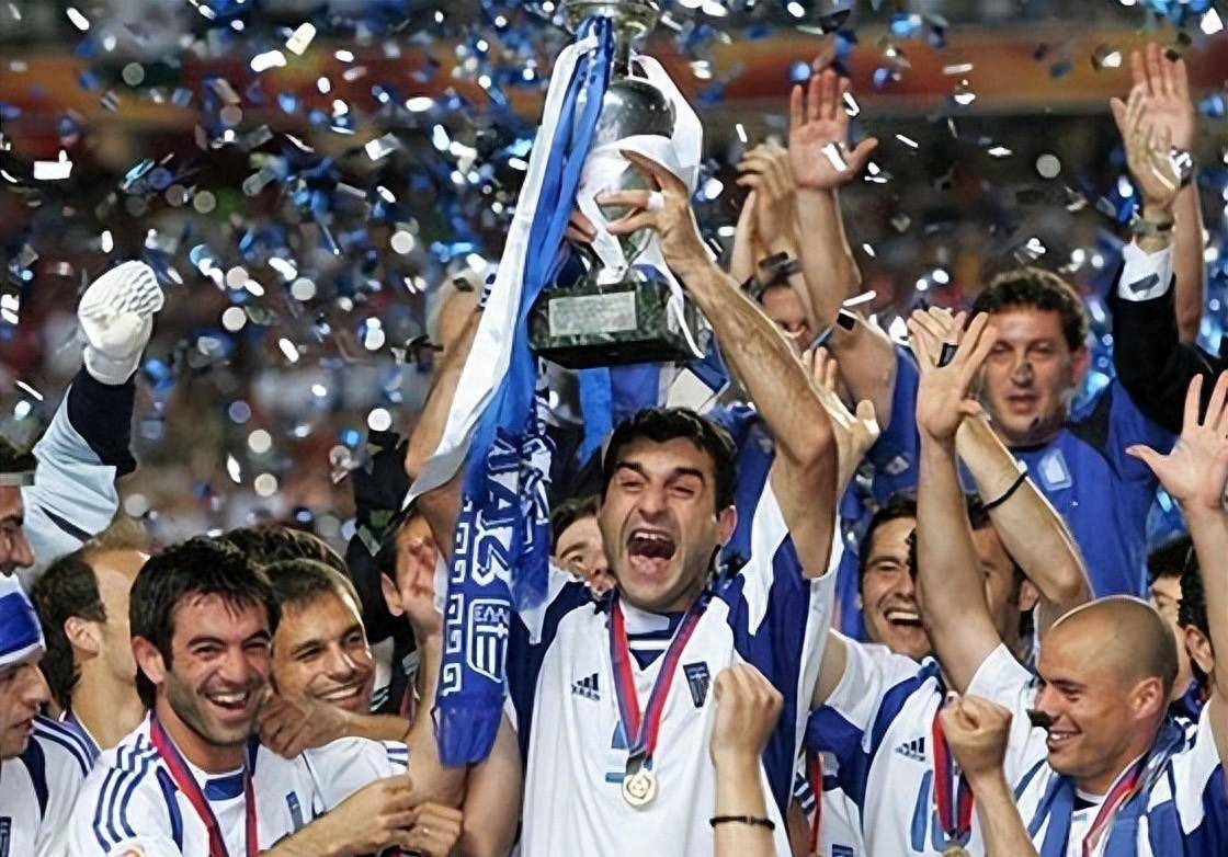 西班牙队夺得美洲杯冠军,庆祝活动持续进行 西班牙队夺得美洲杯冠军,庆祝活动持续进行