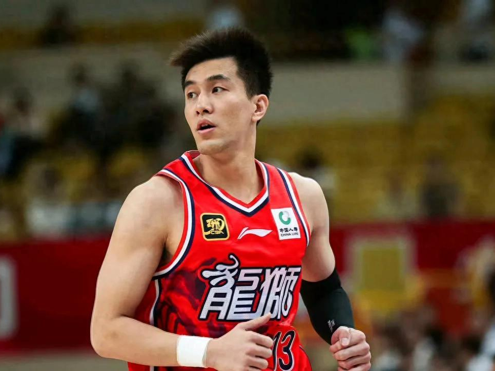 三亿体育体育在线-广州队逆转成功，豪取赛季重要胜利