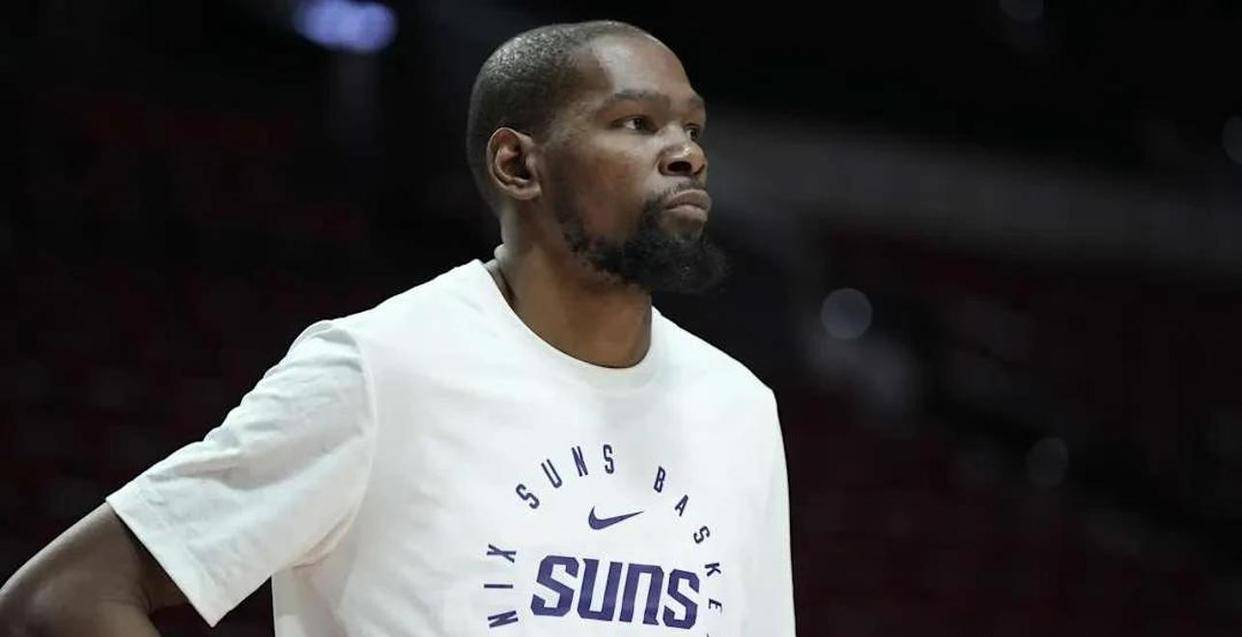 杜兰特的突出表现继续引领球队向前的简单介绍