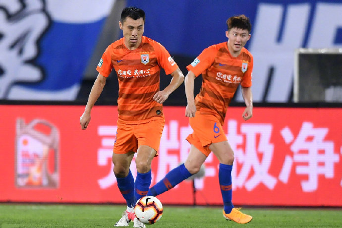 山东鲁能对阵大连一方，谁能占尽先机