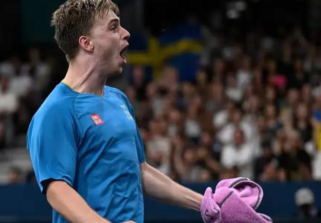 三亿体育体育官方入口-瑞典队在关键时刻取得胜利引发观众欢呼