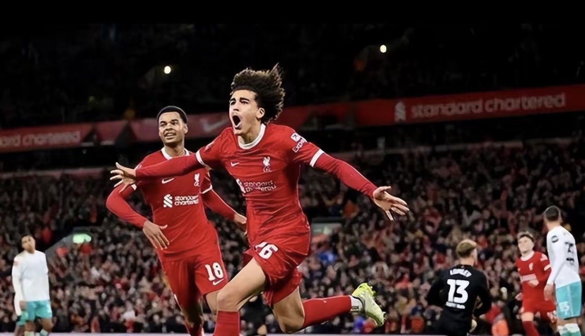 足球场上的豪门对决将会在近期展开,备受期待的简单介绍 足球场上的豪门对决将会在近期展开,备受期待的简单介绍