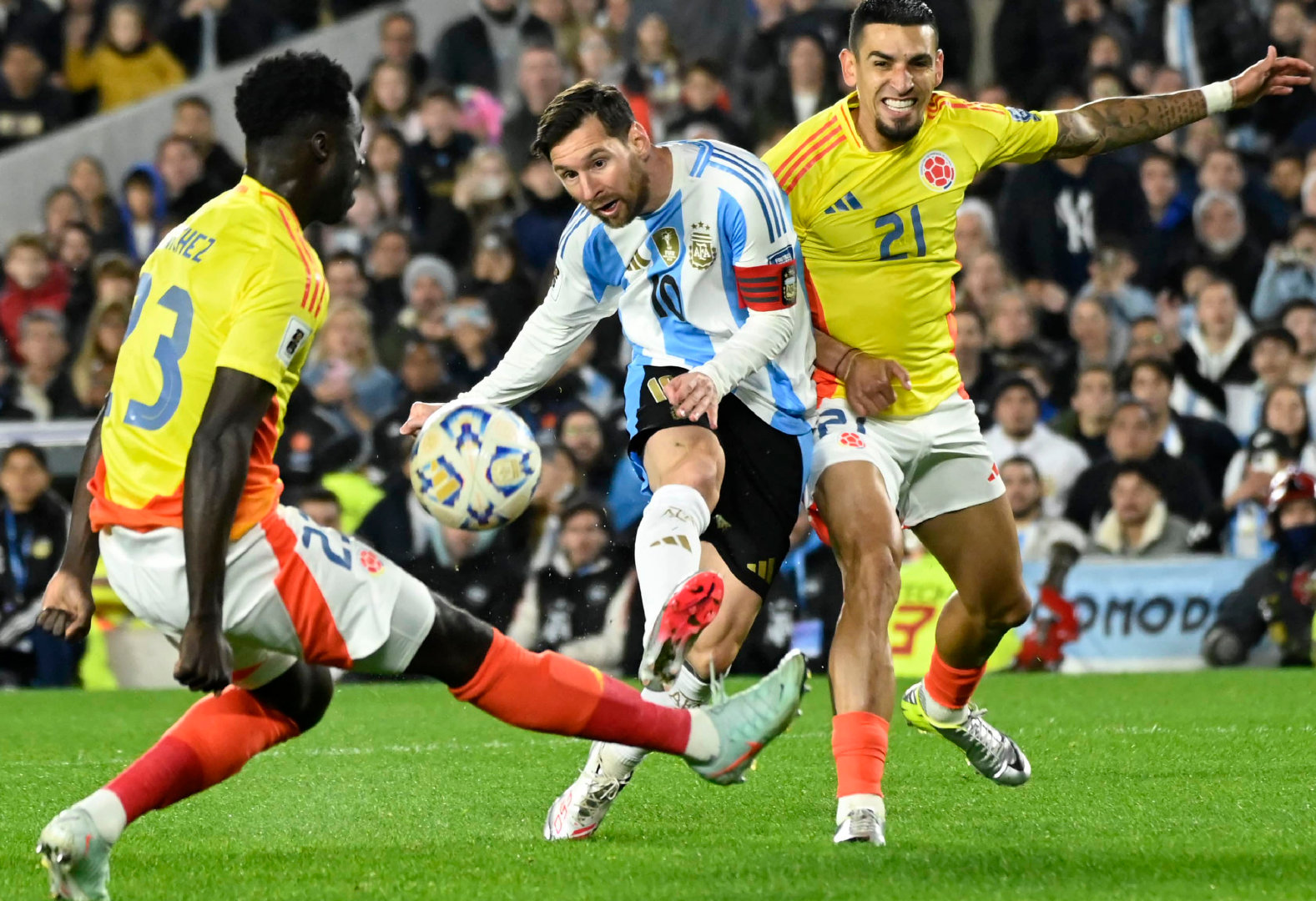 包含马德里竞技客场不敌波尔图，连续两轮失利的词条