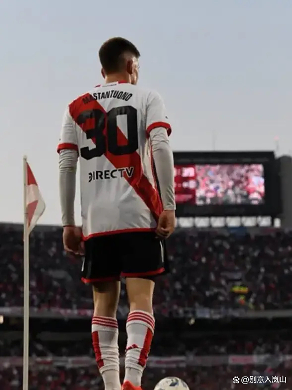 三亿体育体育平台-梦幻三叉戟或替代MSN！皇马锁定瓦伦西亚天才，组建新一代BBC