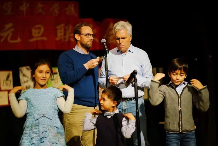 包含汉堡队员的拼搏精神,赢得了比赛的掌声的词条 包含汉堡队员的拼搏精神,赢得了比赛的掌声的词条