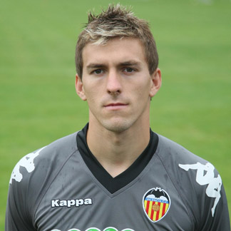 三亿体育体育竞技-关于伊瓜因成为毕尔巴鄂继承人，继续承担球队前锋责任的信息