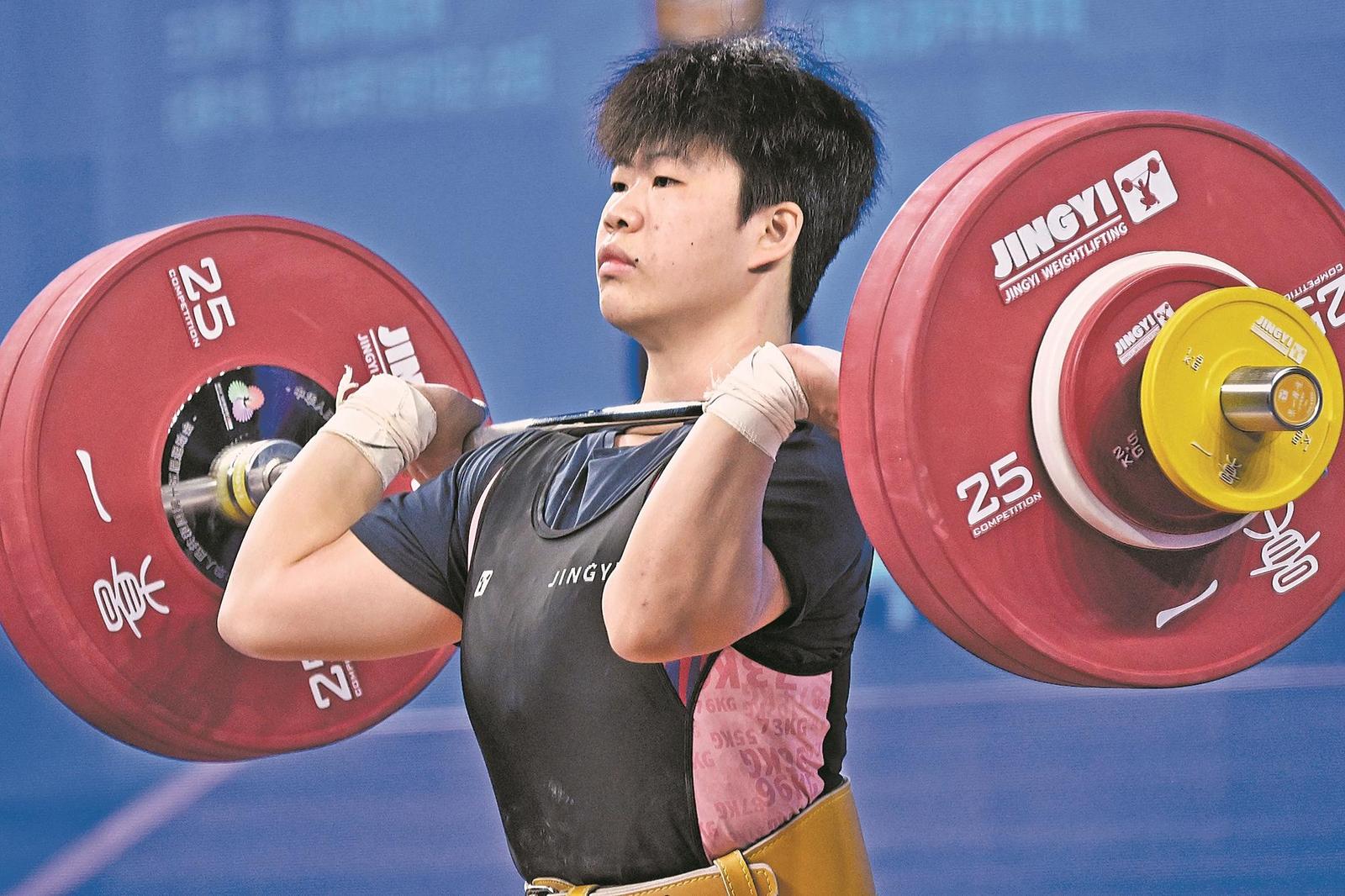 福建男篮在比赛中取得一场紧张胜利