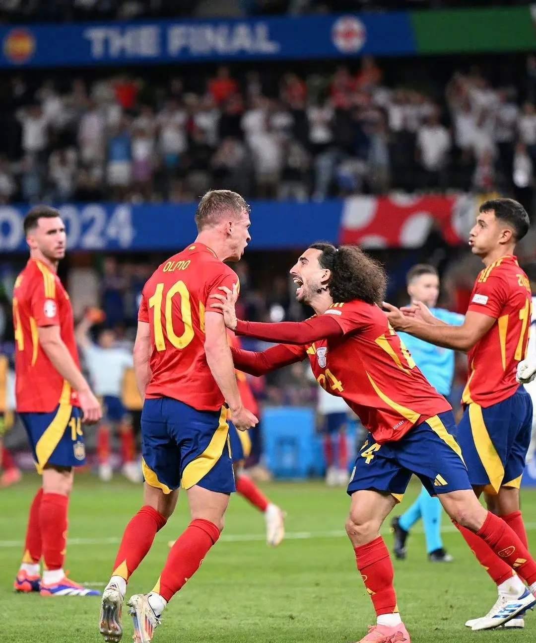 三亿体育体育娱乐-精彩对抗！西班牙篮球选手勇夺冠军