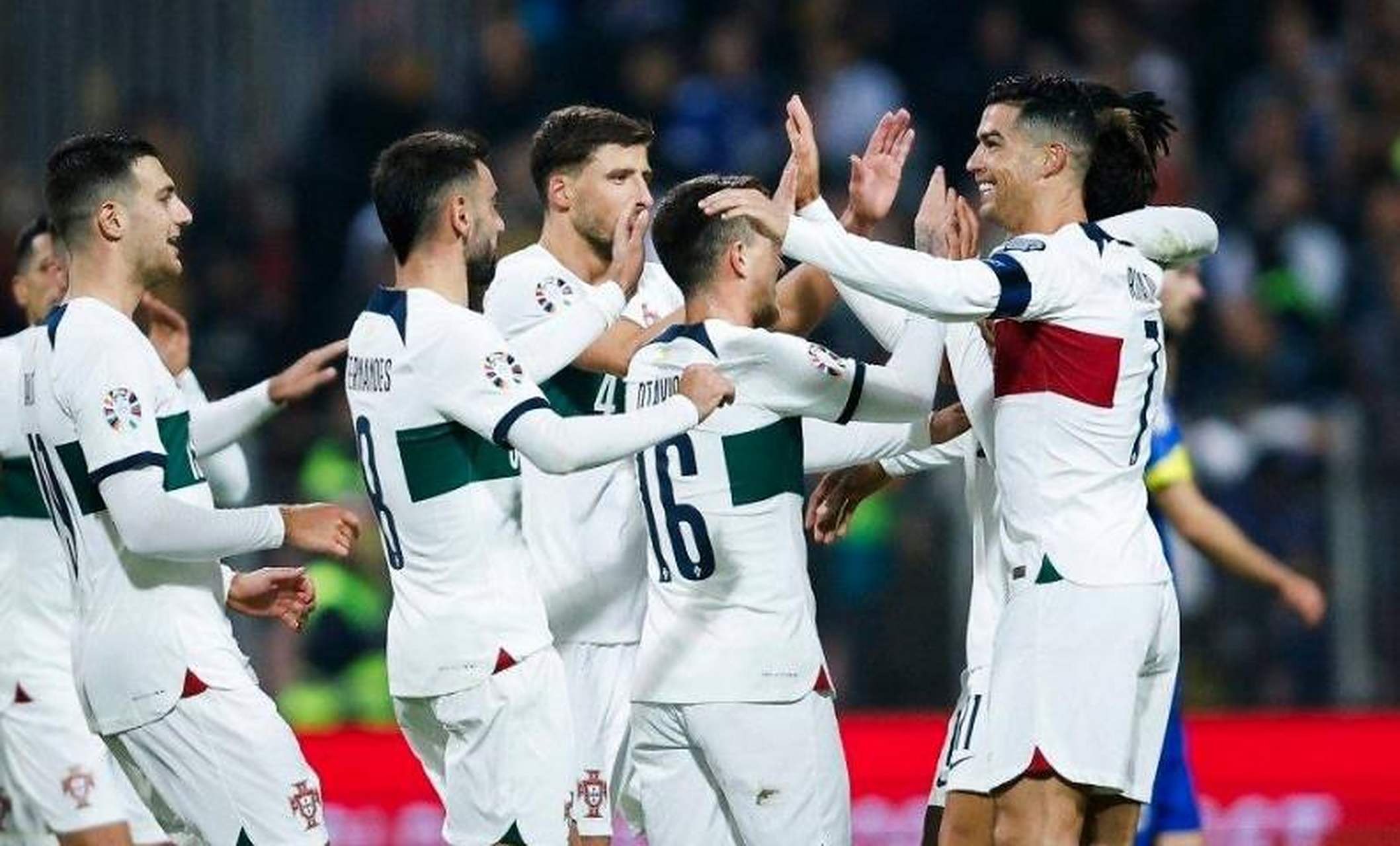 包含无所谓备战欧预赛,备受瞩目的词条 包含无所谓备战欧预赛,备受瞩目的词条