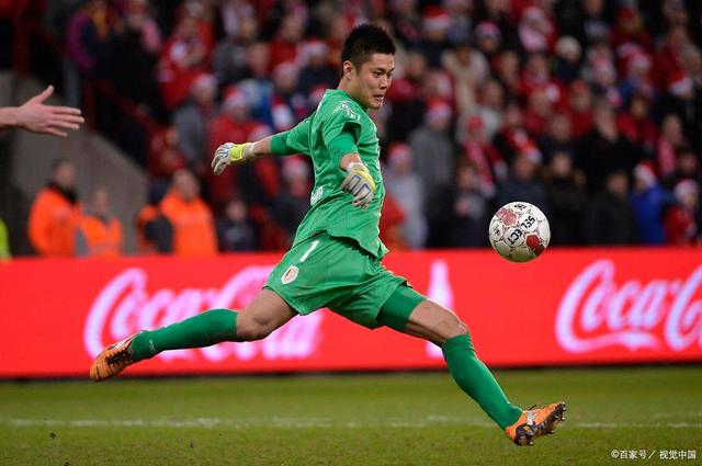 三亿体育体育链接-阿贾克斯士气高涨，客场挑战对手力求晋级